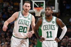 爱游戏-詹姆斯第七赛季闪耀NBA，巴塞罗那球迷为何集体沸腾？